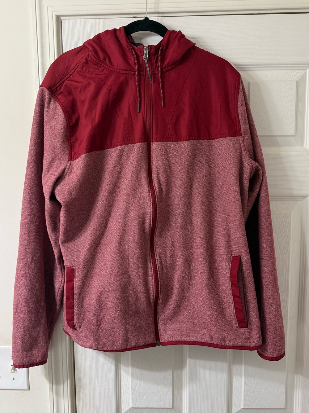 Under Armour Men's Full-Zip Hooded Jacket in Burgundy size XL
